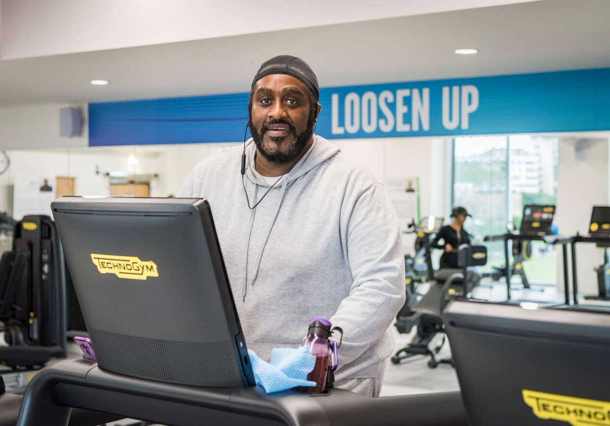 hackneycouncil's tweet image. 🤩 The new Britannia Leisure Centre has been shortlisted as one of London&apos;s best new buildings.

⚽️ Rooftop pitches
🏙️ Incredible views of London
🏊🏿‍♀️ State-of-the-art pools
🏋🏼‍♂️ High tech gym

👨‍👧‍👦 Built for local residents. 

Read more in the @hackneygazette:  hackneygazette.co.uk/news/housing/m…