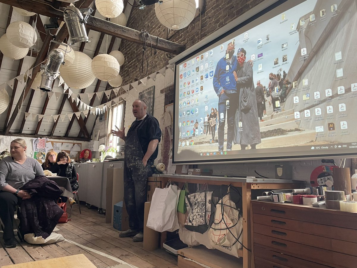 With @KBJWhitstable in his studio space today. Fascinating space and a brilliant story and narrative. Thanks Keith. <a href="/sketchbkcircle/">SketchbookCircle</a> residential 2022. <a href="/SEATEN_ART/">SEATEN</a> <a href="/NEAAT3/">NEAAT</a> <a href="/NEATENart/">NEATEN</a> @InSEA_Blog @katie_leonard1 @PaulCarneyArts <a href="/elinorbrass/">Elinor Brass</a> <a href="/artyactivist/">Elaine Humpleby</a> <a href="/MrsMizonArt/">Mrs Mizon</a>