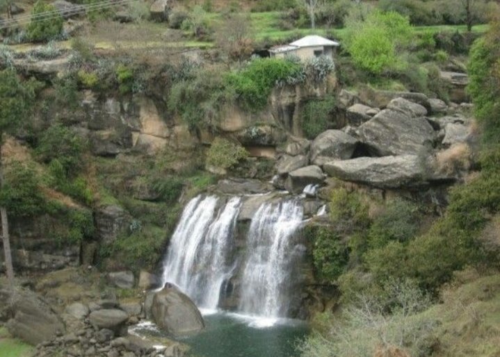 Advpakistan1's tweet photo. Narar Waterfall is located near Noor abad village on Kahuta-Narh-Panjpeer Road Pakistan
Beautiful waterfall on way to Panj peer Rocks.
#Narar #Waterfall #NoorAbad #Kahuta #PanjpeerRocks #Pakistan #TouristAttraction https://t.co/MXs60sUnsh