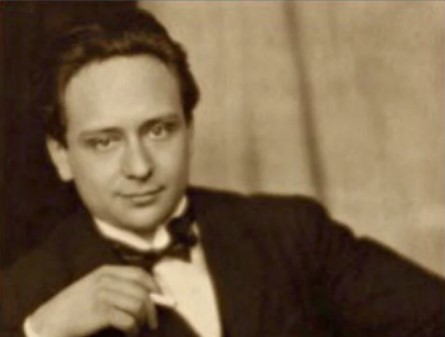 BeckmesserSpain's tweet photo. La @fundacionmarch dedica a #ViktorUllmann su VI ciclo de Melodramas. Ernesto Caballero dirige La canción de amor y muerte del alférez Christoph Rilke, con la pianista @SofyaMelikyan , la narradora Carmen Conesa y el actor Borja Luna
https://t.co/V9pct2wGyN https://t.co/KHUJLpjCeQ