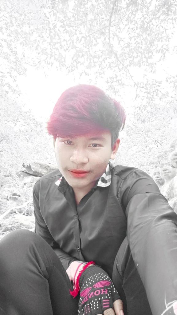 SreyMaa's tweet photo. ចូលឆ្នាំថ្មី​នៅតែ​single😜😜( https://t.co/AsLLJknR1A