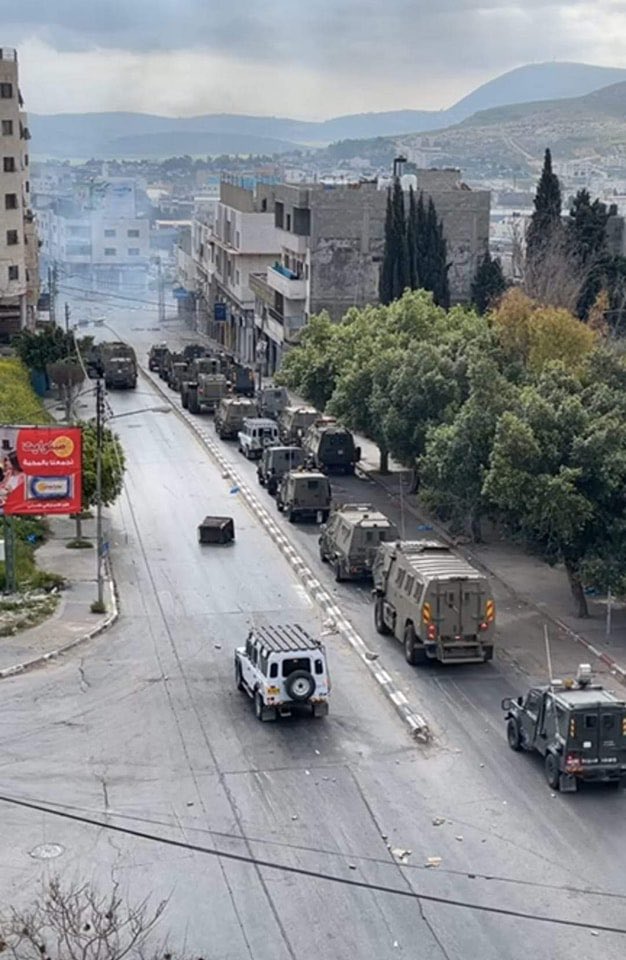 This is happening at 9am in Palestine... Hundreds of Israeli soldiers attacking Palestinian cities