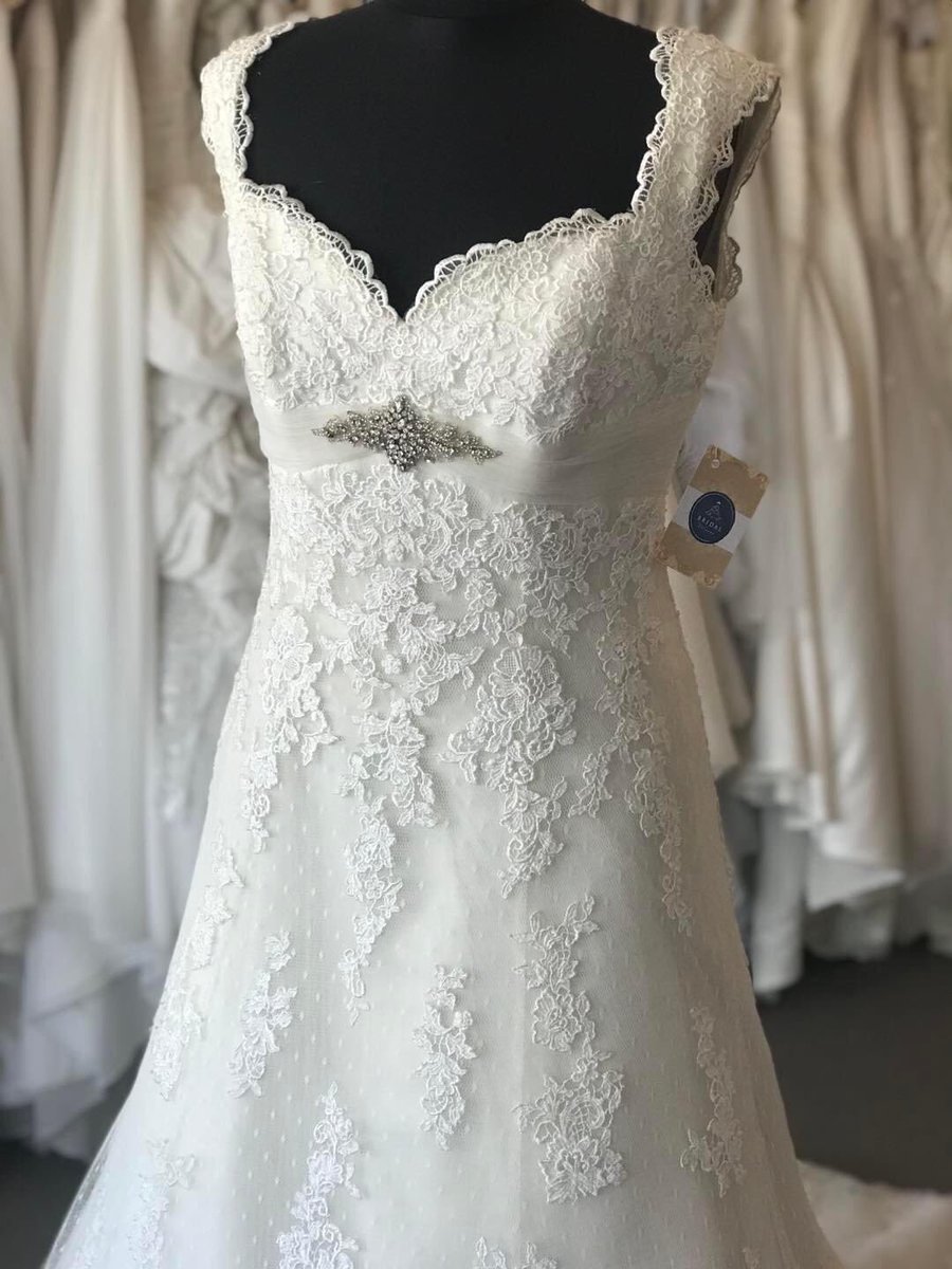 💞 𝐷𝑅𝐸𝑆𝑆 𝑂𝐹 𝑇𝐻𝐸 𝐷𝐴𝑌 💞

To book your private appointment with us to find your bridal style drop us a DM.
Or
Call 01482 236446
Email beverley@bridalreloved.co.uk

#weddingdress #bride #bridalrelovedbeverley #bridalreloved