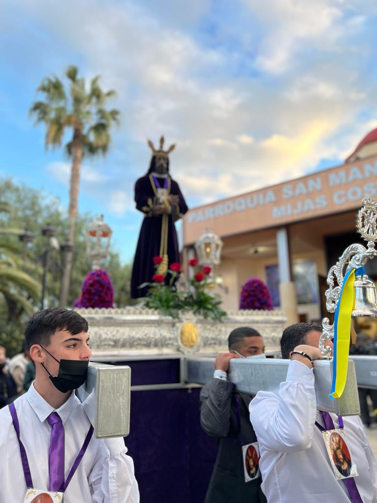 JCMartinTorres's tweet photo. SemanaSanta2022 | #Mijas

✝ Vuelven más procesiones a las Lagunas después de 2 años de parada por el Covid, gran ambiente en la Procesión de Nuestro Padre Jesús de Medinaceli este Martes Santo. https://t.co/twJgirMMnh