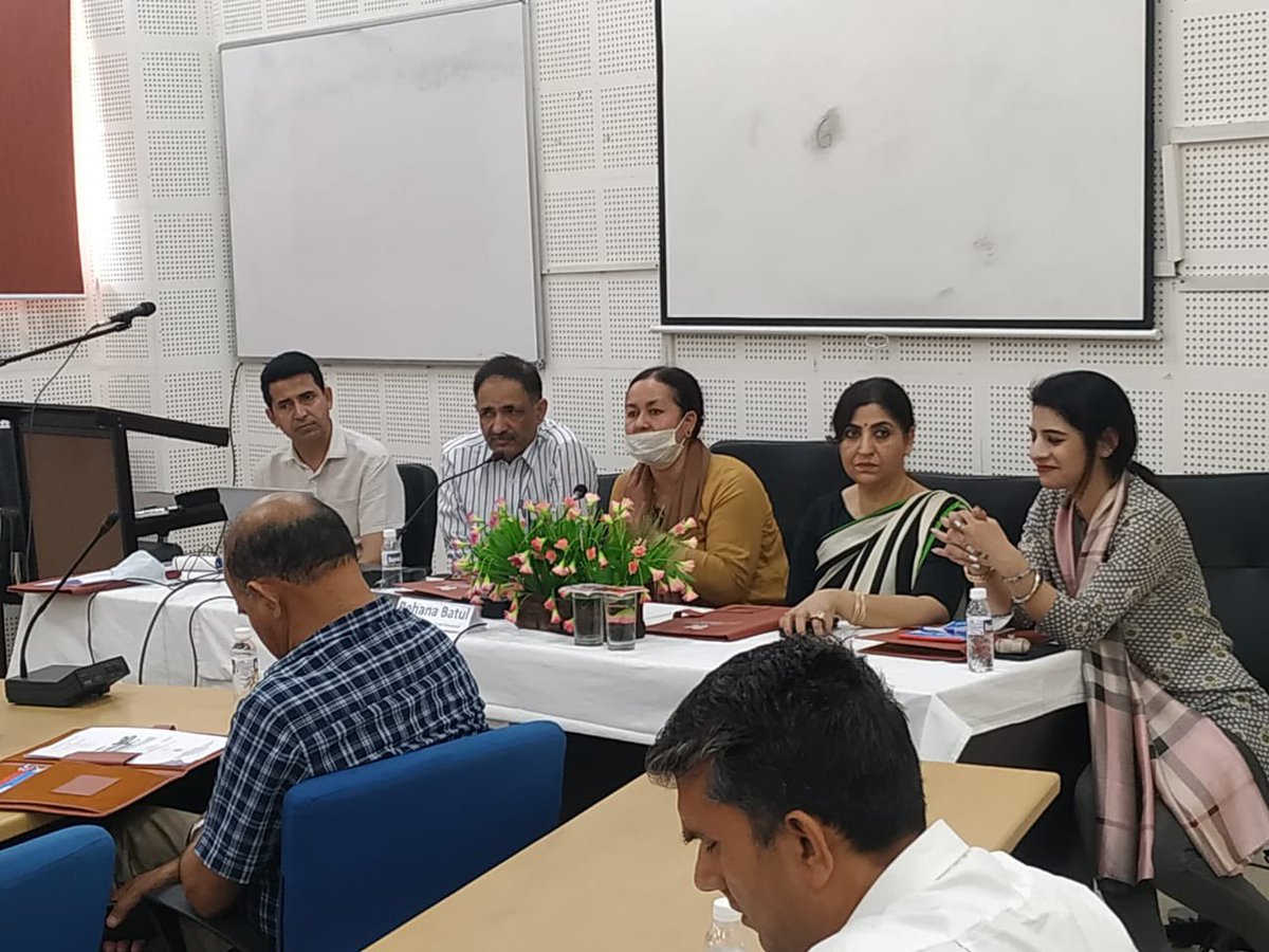 For better resolution of public grievances 03 days orientation / training programs are being conducted by the Lt Governor’s Grievance cell , at IMPARD Jammu in which Nodal officers of 04 Districts namely Udhampur , Kathua , Reasi and Samba are participating