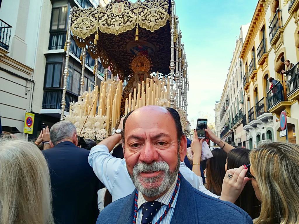 RocioCamaraP's tweet photo. Hoy la puerta grande del cielo se abre para que mi padre pueda estar en el Arenal, junto a su Hermandad Del Baratillo.

No puedo tener mas pena, ni sentirme mas afortunada.
#SemanaSanta2022
#MiércolesSanto https://t.co/ovOVEjrGrB