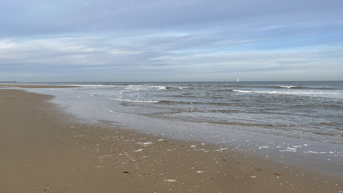 Aamukävely antaa seesteisen alun päivään #Scheveningen #aamu