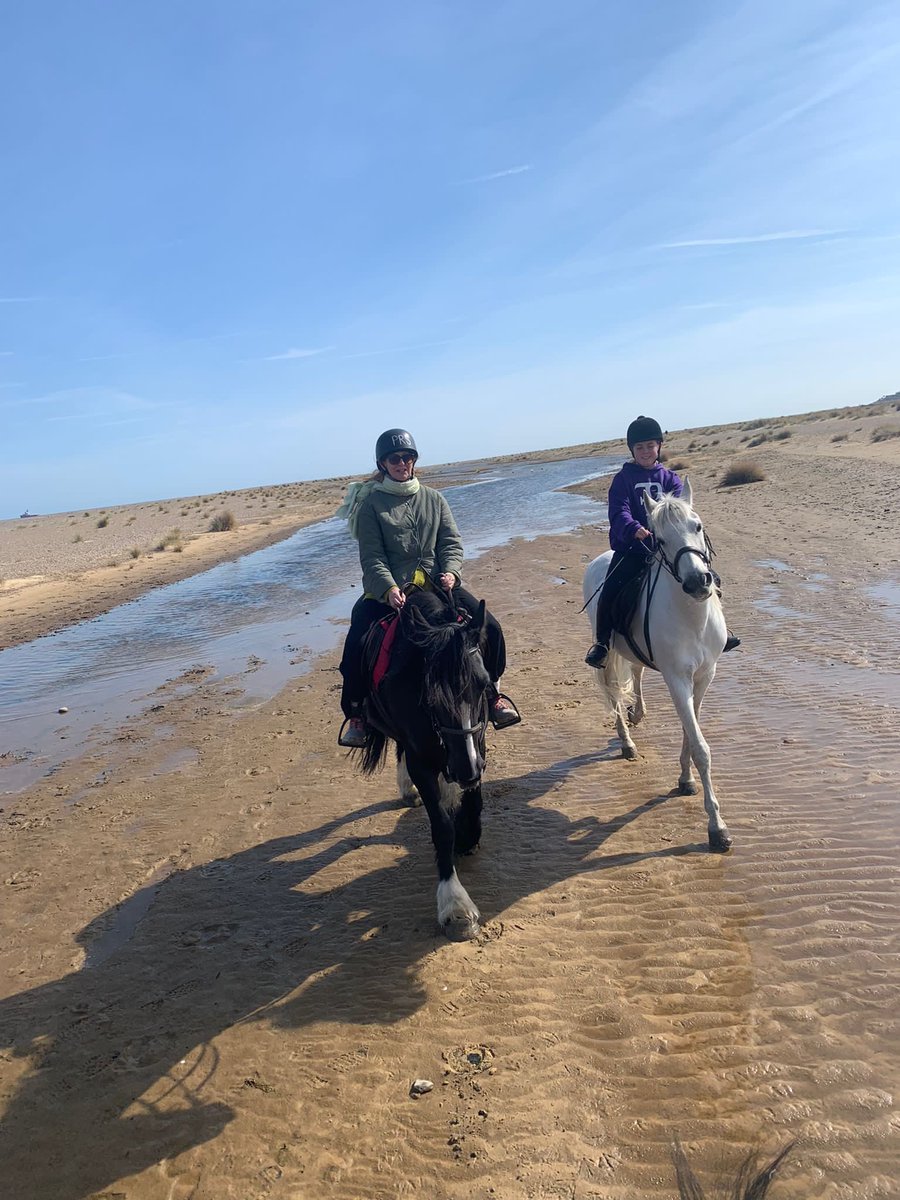 Chloe Barker tweet media