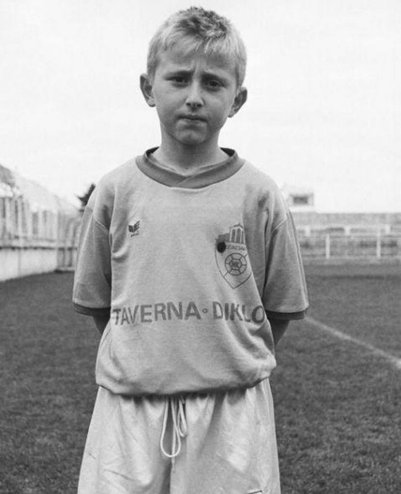 433's tweet photo. A boy with a dream 💭⚽️ https://t.co/4hnhtmwBsZ