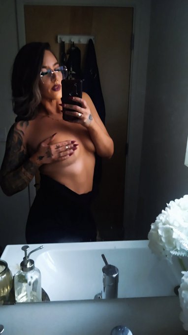 I ❤️ titties #boobs #smolboobs #body #tattoos #kinkytwt #kinklife #DomMommy #BDSM #bdsmgirl #chaturbate