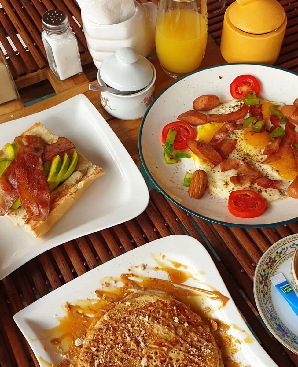 MaisonAhoe's tweet photo. It’s breakfast Time ☀️☕️

Nous sommes ouverts 🥰

☎️: 00228 70 07 47 20

Credit : @_yannsummer 

📍: Hedzranawoe, rue Hdn 180 premier von à droite après la station Yatt &amp; Co en venant de la foire Togo 2000

#lamaisondahoe #breakfast #breakfasttime #TgTwittos https://t.co/ZjmeSwoi9o