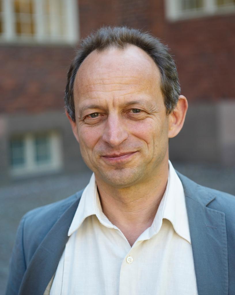 We are grateful for the presence of so many excellencies in our international advisory committee. Honored to welcome and to introduce today, distinguished Prof. Dr. Ramon Wyss who have made important contributions to the study of nuclear structure and reactions.
#kipuwex