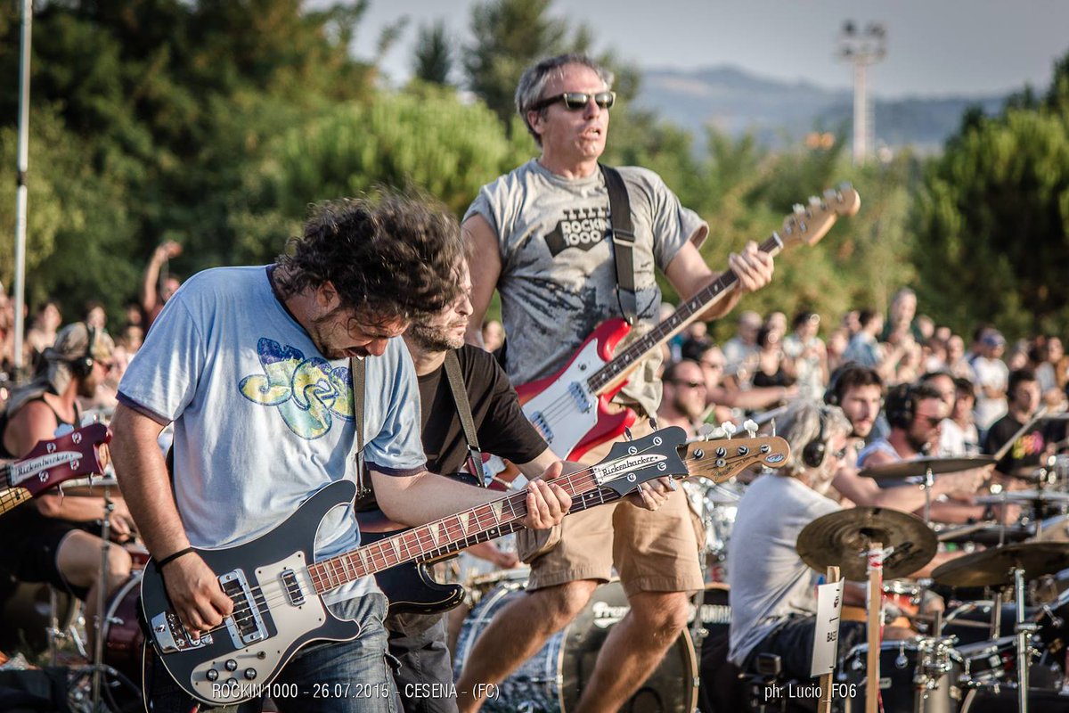 Aquestes són les properes projeccions de #RockPerMil. 

13/4 🗓️ Casa de Cultura (Sant Cugat del Vallès)
14/4 🗓️ <a href="/CinemaEsbarjo/">Cinema Esbarjo</a> (Cardedeu)
15/4 🗓️ Teatre Carmen Tur (La Vall d'Uixó)

Una emocionant injecció de passió i rock&amp;roll. 
+ info: docsbarcelona.com/pellicules/roc… #DocsDelMes