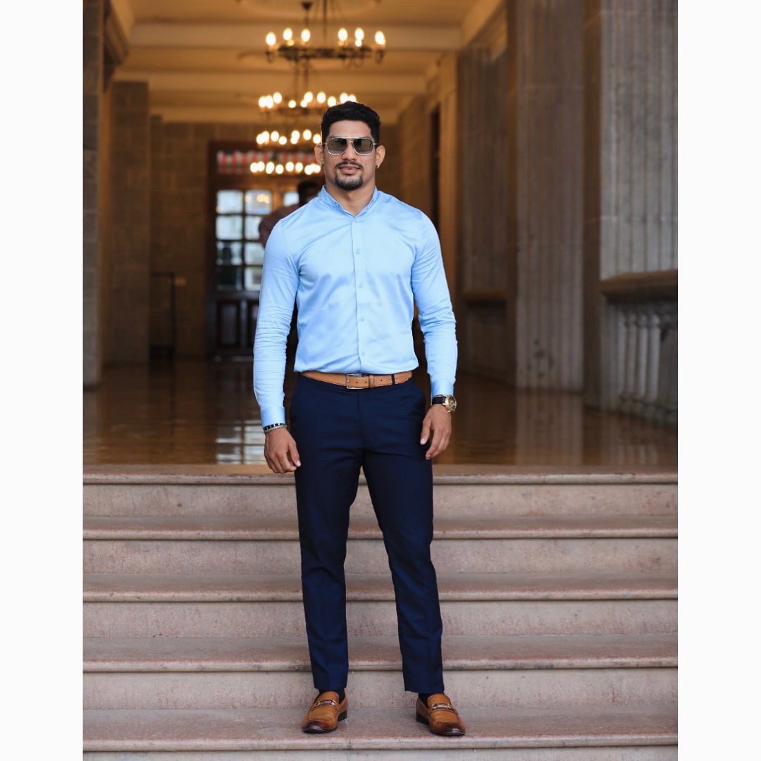 RishankDevadiga's tweet photo. Style and smile go hand in hand 😍

#StyleSmile #ShadesOfBlue #Smiling https://t.co/QOrDLxByVQ
