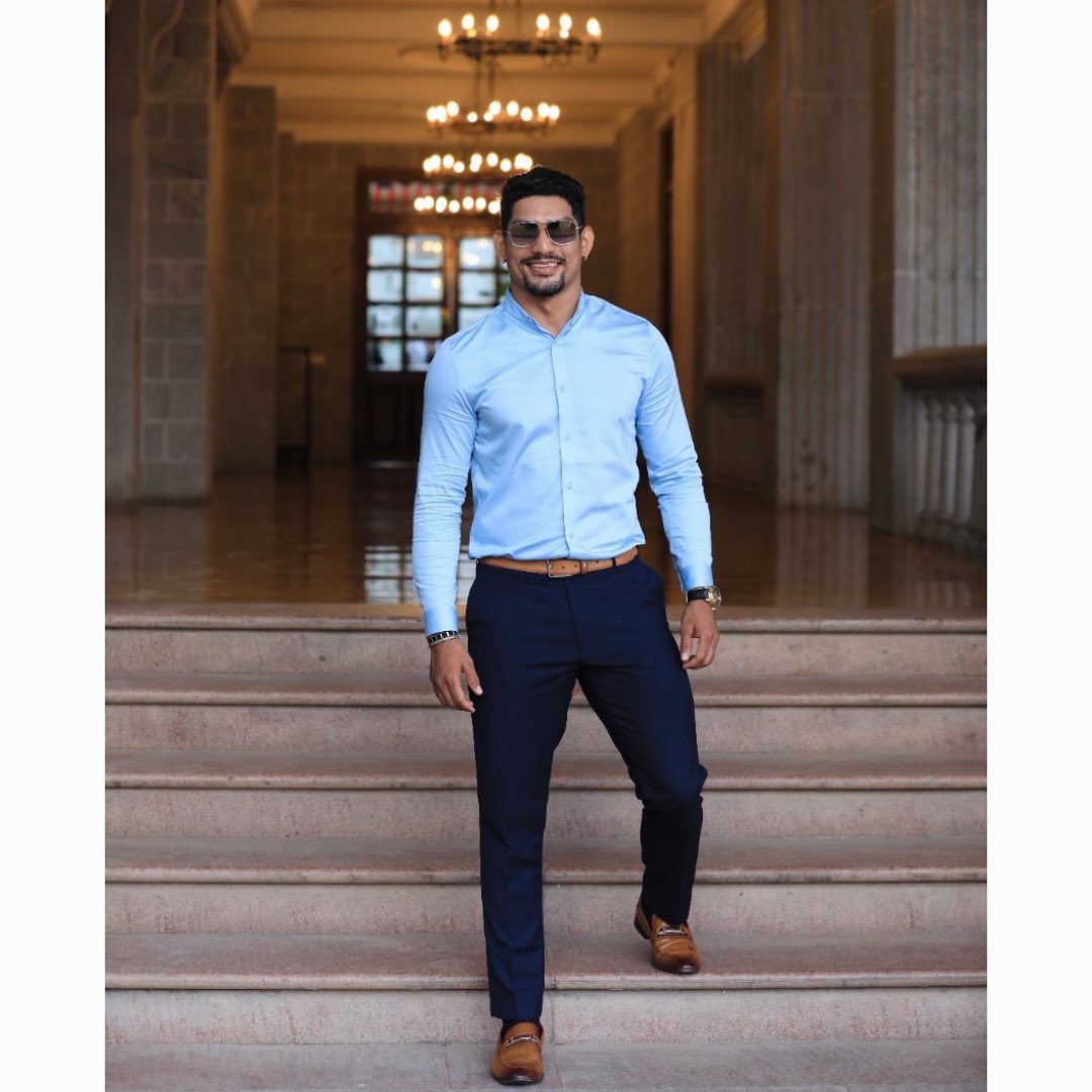 RishankDevadiga's tweet photo. Style and smile go hand in hand 😍

#StyleSmile #ShadesOfBlue #Smiling https://t.co/QOrDLxByVQ