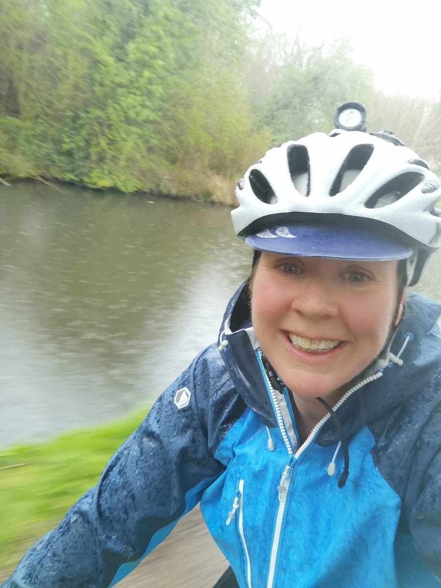 gigglesther's tweet photo. #30daysofbiking Yesterday was soggy but that didn't stop me! #CommutesCount #BrumByBike https://t.co/JpBlZYiyXw