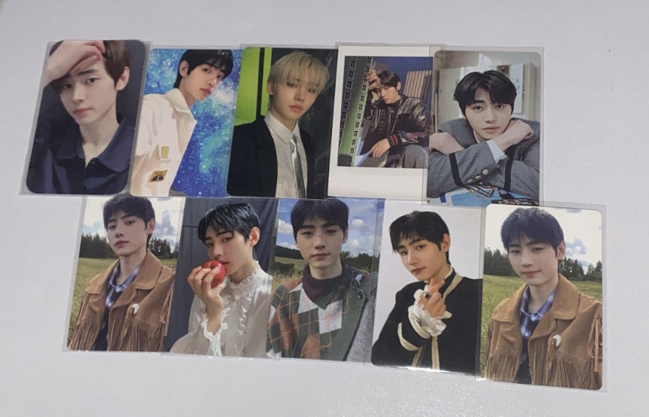 pawcetz's tweet photo. wts lfb sunghoon pc ph 
= set only for ₱4700 

. payo 2 days reservation 
. no rush shipping
. ggx sco mod gcash mop 
. manila

t. enhypen neck pillow apple hoon sugat dawn dusk memo dvd rpc b-c pob no pola smiley fierce finger heart dimension answer b:do border day one np hoon https://t.co/tQBaHGBDnd
