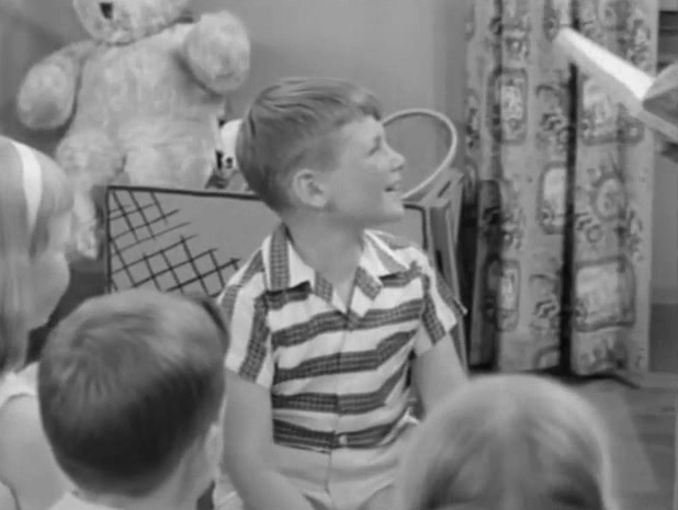 Mikeslikes2's tweet photo. Cast: Harold Huber, Betty Benet, Walter Arnold, Earl Muron, Don ‘Red’ Barry, Flip Mark and George Kennedy. https://t.co/nHADdRENHT