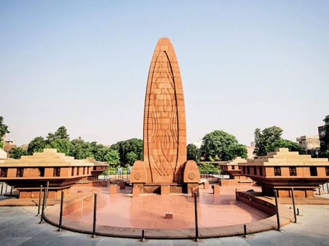 PYA4Banarpal's tweet photo. Tributes to the martyrs of #JallianwalaBagh massacre. 
The country will never forget their sacrifice, valour &amp; courage. They will continue to inspire us for generations to come 🙏
Jay Hind
Inquilab Zindabad 🇮🇳
#ProgressiveYouthAssociation https://t.co/KQc4RTcYqD