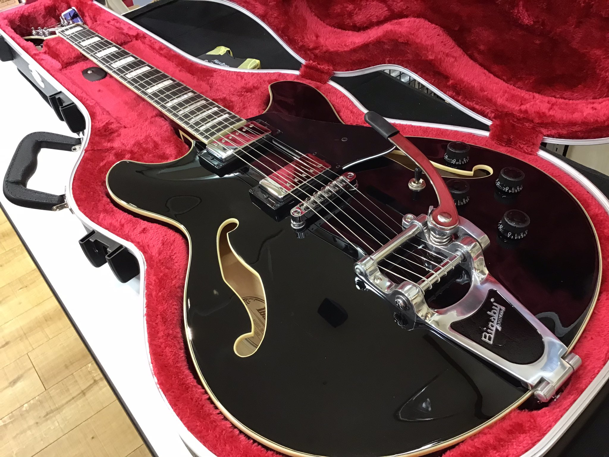 島村楽器 イオンモール筑紫野店 Auf Twitter エレキギター かっこいいのが入ってきました 詳細は追ってお知らせします T Co 2x2ahwuj10 Twitter