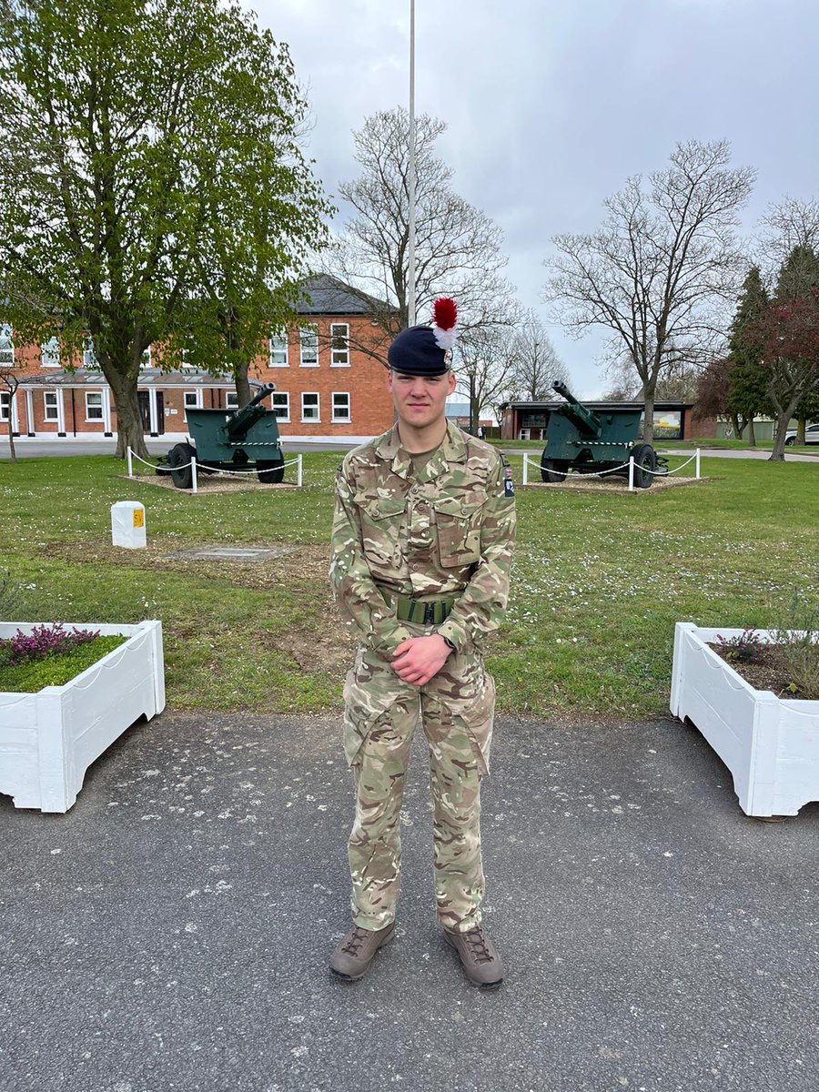 Congratulations to X Coy’s Fusilier Barrass on successful completion of his  Phase 1 Training. Jonny works as an apprentice mechanical fitter in Hexham. He now tops his monthly income up … with army wages. 
#Secondincome #Secondcareer #Hexham