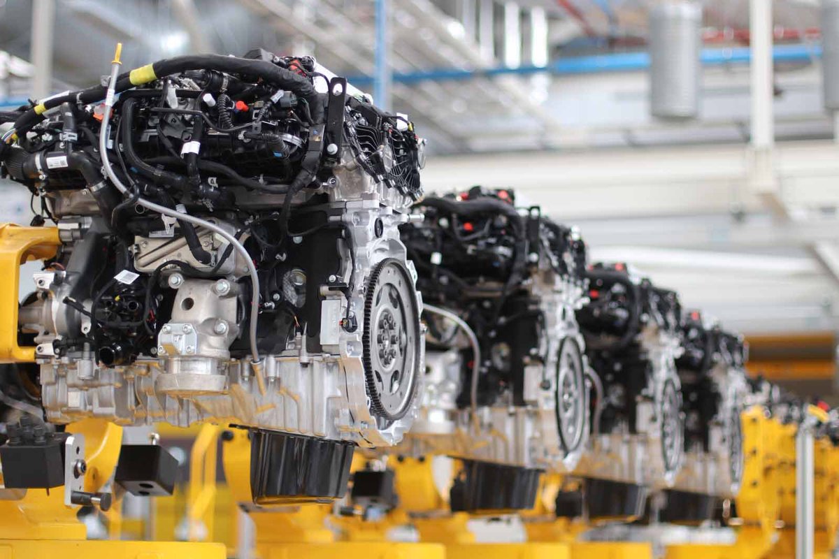 UPDATE: Jaguar Land Rover is creating 100 new jobs at its Engine Manufacturing Centre (EMC) near Wolverhampton. Britain’s biggest carmaker currently employs almost 1,200 people at the £1 billion Midlands plant. #UKmfg🇬🇧