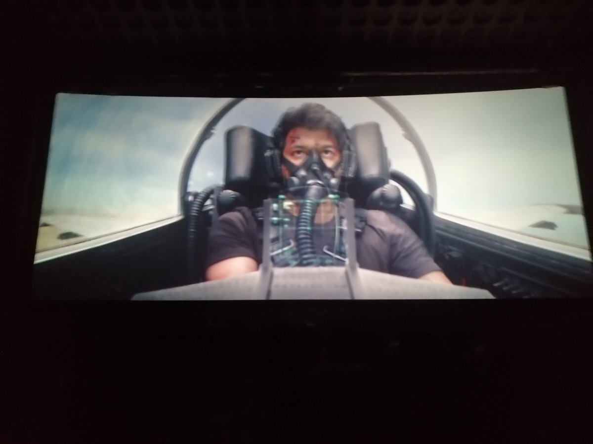 krishnaram9656's tweet photo. #BeastMovie #BeastFDFS
#BeastRelease
*Positive
Climax scene 🌟🌟🌟🌟
First fight🌟🌟🌟🌟
His screen presence🌟🌟🌟🌟
*Negative
Mall scenes 50%lag
Over comedy
No mass entry😇
 Overall 2.5/5 https://t.co/bU3zLEjTUK