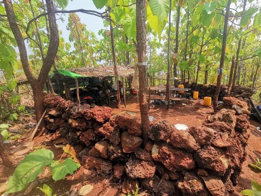 Military troops raided the camp of PDF(Kale) battalion 3 in Kale tsp, yesterday and confiscated all the things inside. Then, they burnt down the provisions and clothings. #RevolutionaryThingyan #2022Apr13Coup #WhatsHappeningInMyanmar