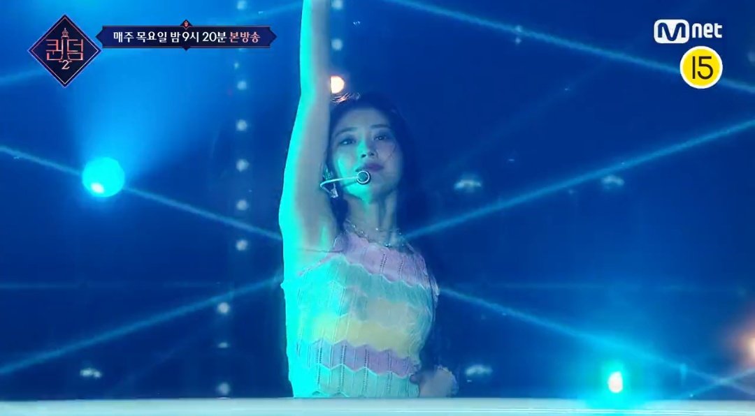 doublasting's tweet photo. she's abt to win the AOTY, armpit of the year https://t.co/ml2TjxbW5Z