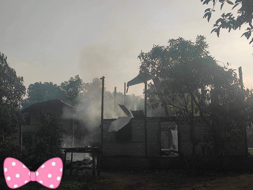 SAC troops and PyuSawHtee group set fire to 2 civilians houses in Hlwasin village, Ywarngan tsp, last night, reportedly.  #RevolutionaryThingyan #2022Apr13Coup #WhatsHappeningInMyanmar