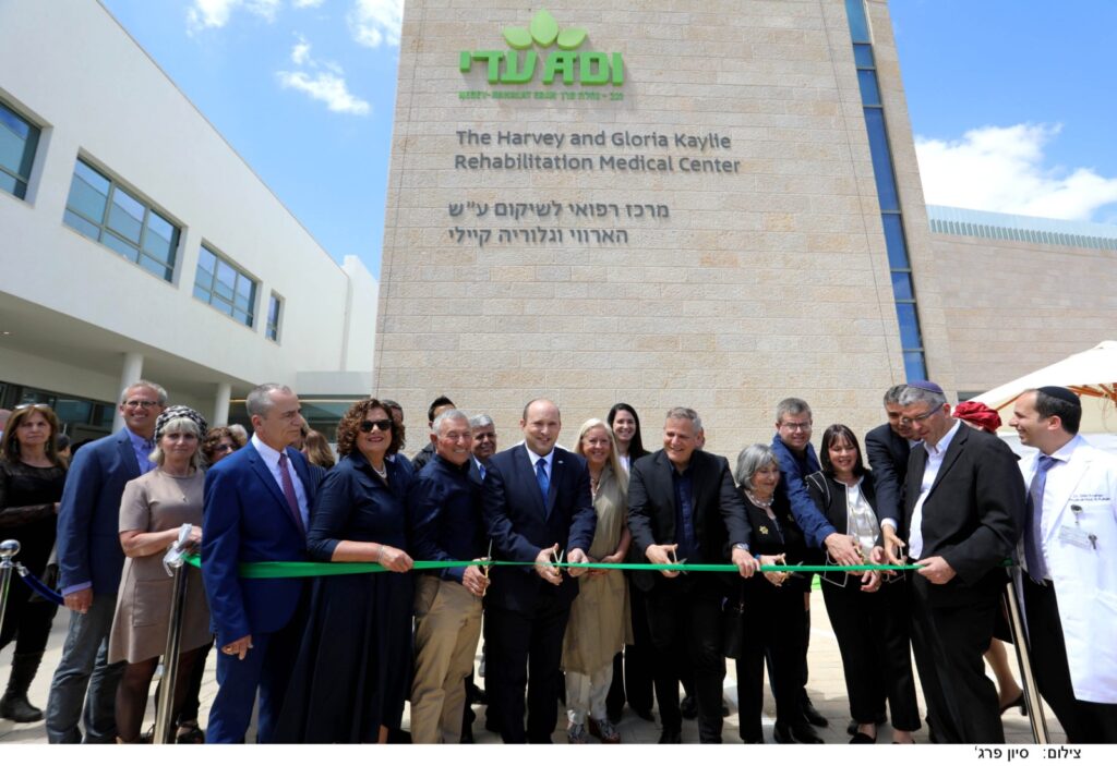 Das erste Reha-Krankenhaus im Süden Israels wurde gestern in ADI Negev-Nahalat Eran eröffnet. Mit dabei: Premierminister <a href="/naftalibennett/">Naftali Bennett נפתלי בנט</a>, und auch die deutsche Botschafterin <a href="/GerAmbTLV/">Steffen Seibert</a> und Europastaatssekretär <a href="/itsuwe/">uwe becker</a>. Vielen Dank für die Unterstützung!