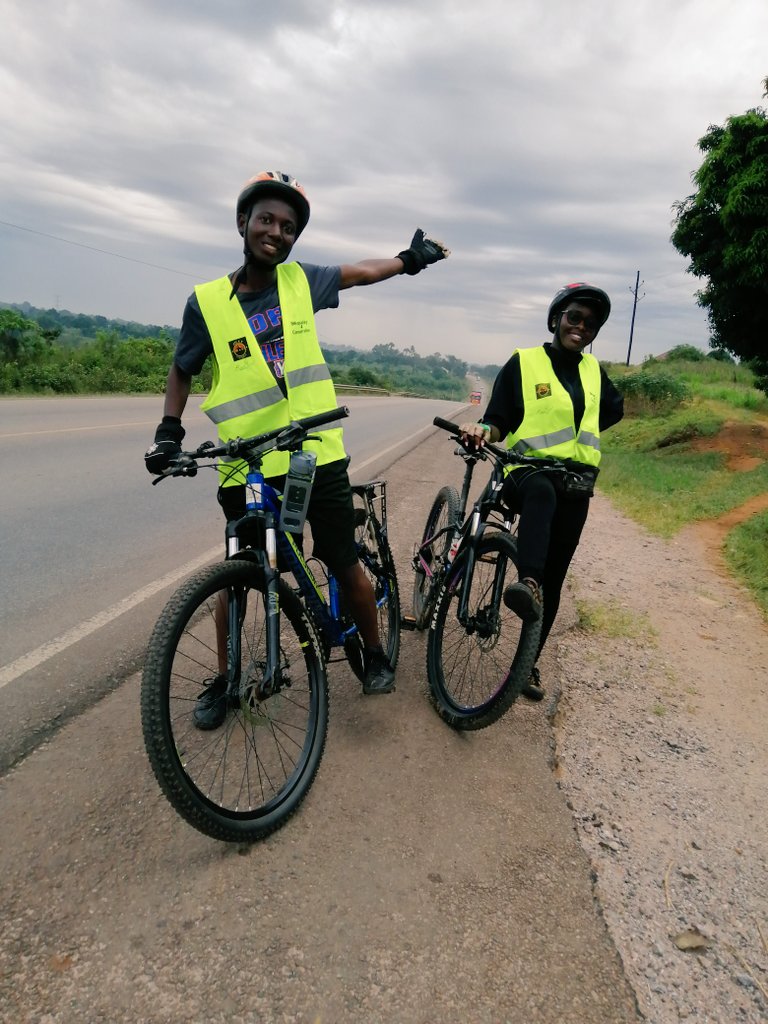 WatsonArinda's tweet photo. Ride bike parking for conservation
Let's respect the nature
Cut 1 tree plant two
Respect other road users, you own the car not the road
#abikemakesthedifference #Bike4School #Bike4Care #Bike4Work #charity
#CooP-Uganda #CooP-Africa #Uganda #VisitUganda #bicycle1 https://t.co/pVwVjIK4pq