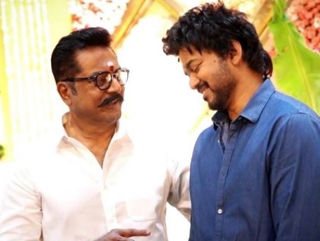 LetsOTTxCinema's tweet photo. Unseen @Actorvijay !! @realsarathkumar https://t.co/TNeXWsxGMB