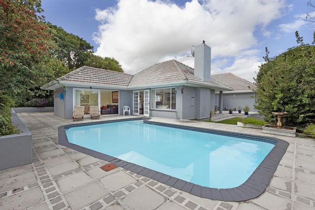 4 BEDROOM HOUSE FOR SALE IN WYNBERG UPPER
Asking price: R6,750,000
Contact Helen Hammill 083 418 8238 or Brigitte Marais 082 493 0309 to arrange a viewing
ow.ly/7Lu150IHj3q
#KnightFrank #SouthAfrica  #CapeTownProperty 
#YourPartnersInProperty #ForSale #WynbergUpper