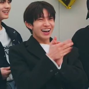 heeseung archive tweet media