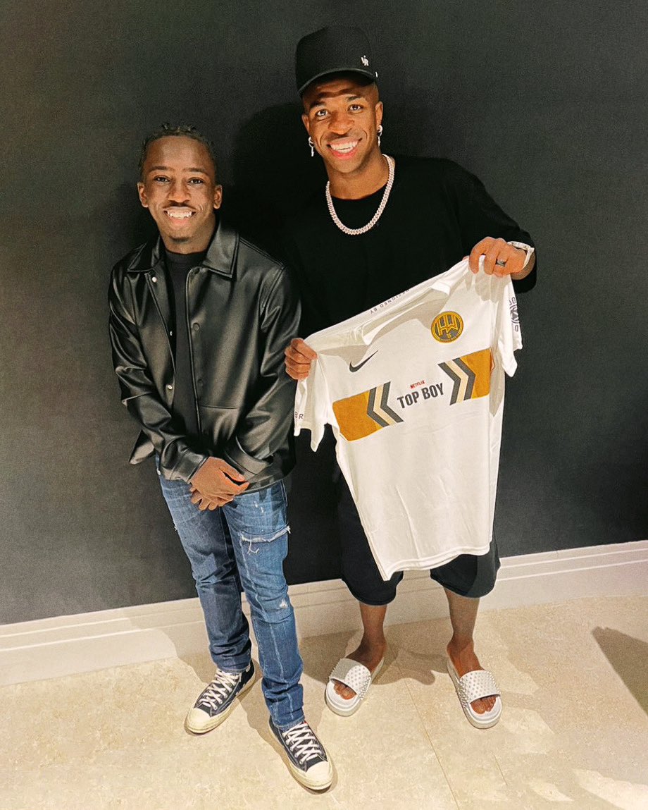 A couple Top Boys swap shirts ✨🤝

<a href="/realmadrid/">Real Madrid C.F.</a> x <a href="/HackneyWickFC/">Hackney Wick FC</a>