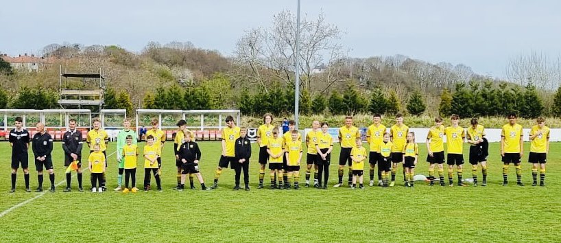 If Carlsberg did…..Mascots! 💛🖤

Some of our younger club members went to show their support and encouragement to the now <a href="/FlintshireJnrFL/">Q.S. Flintshire Junior & Youth Football League</a> winners - <a href="/IsaSpartans18s/">Mynydd Isa U19</a> last weekend!

They were the perfect mascots and it was great to see the excitement in their eyes #oneclub