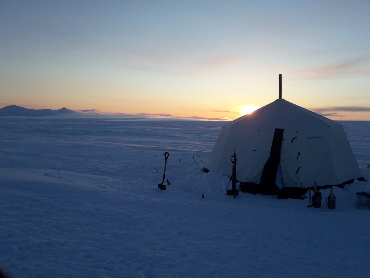 TIcesnow's tweet photo. Slightly exhausted but feeling great after returning from field-work on the remote ice cap Lomonosovfonna in Svalbard! 🤪😅Invaluable learning experience going there with other glaciologists from @UU_University and @UniUtrecht 👨‍🎓 #phdlife https://t.co/r8tQUNHIUu