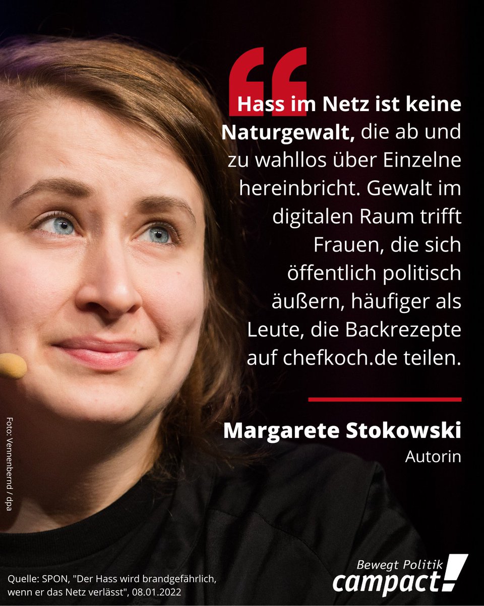 Foto der Autorin Margarete Stokowski aus einem Talk-Format mit ihrem Zitat: „Hass im Netz ist keine Naturgewalt, die ab und zu wahllos über Einzelne hereinbricht. Gewalt im digitalen Raum trifft Frauen, die sich öffentlich politisch äußern, häufiger als Leute, die Backrezepte auf chefkoch.de teilen.“