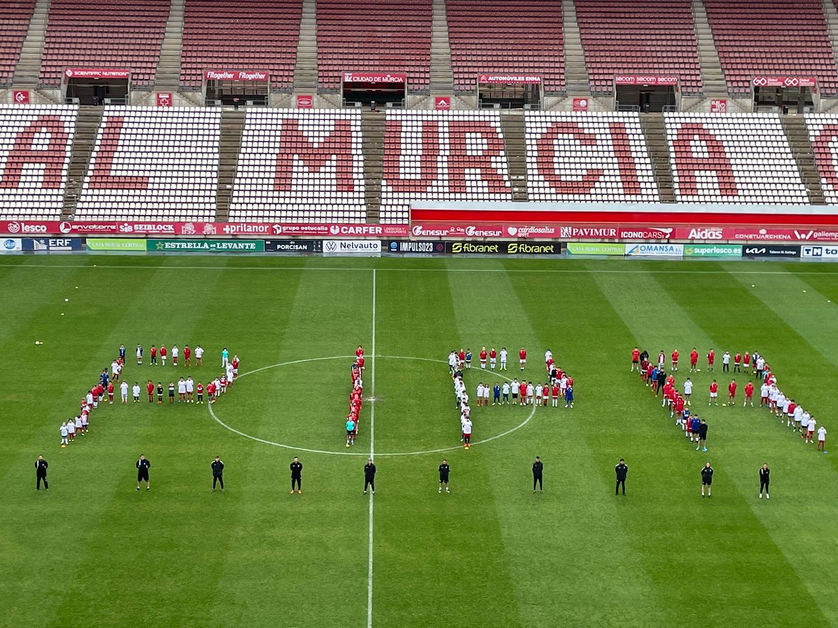 #BuenosDías | Hoy miércoles 13 de abril comienza la última sesión del Clinic de Semana Santa del #RealMurciaCF recordando a nuestro compañero José Carlos 'Pipa' Gozalbes.
#SiemprePipa
