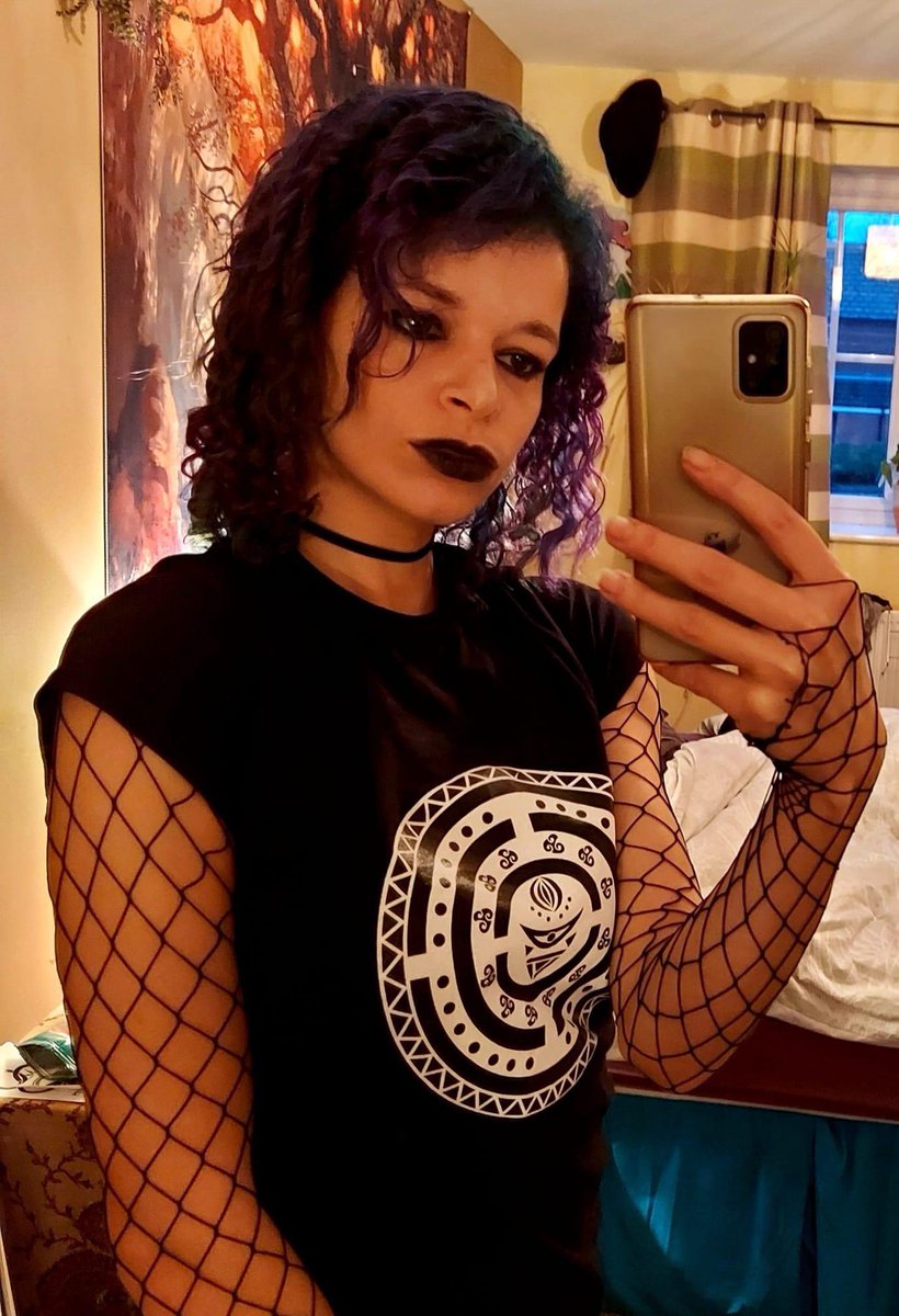 Kingsgambituk's tweet photo. https://t.co/raqYSQTVxe to get your band t-shirts https://t.co/IbEJuP6Wbz