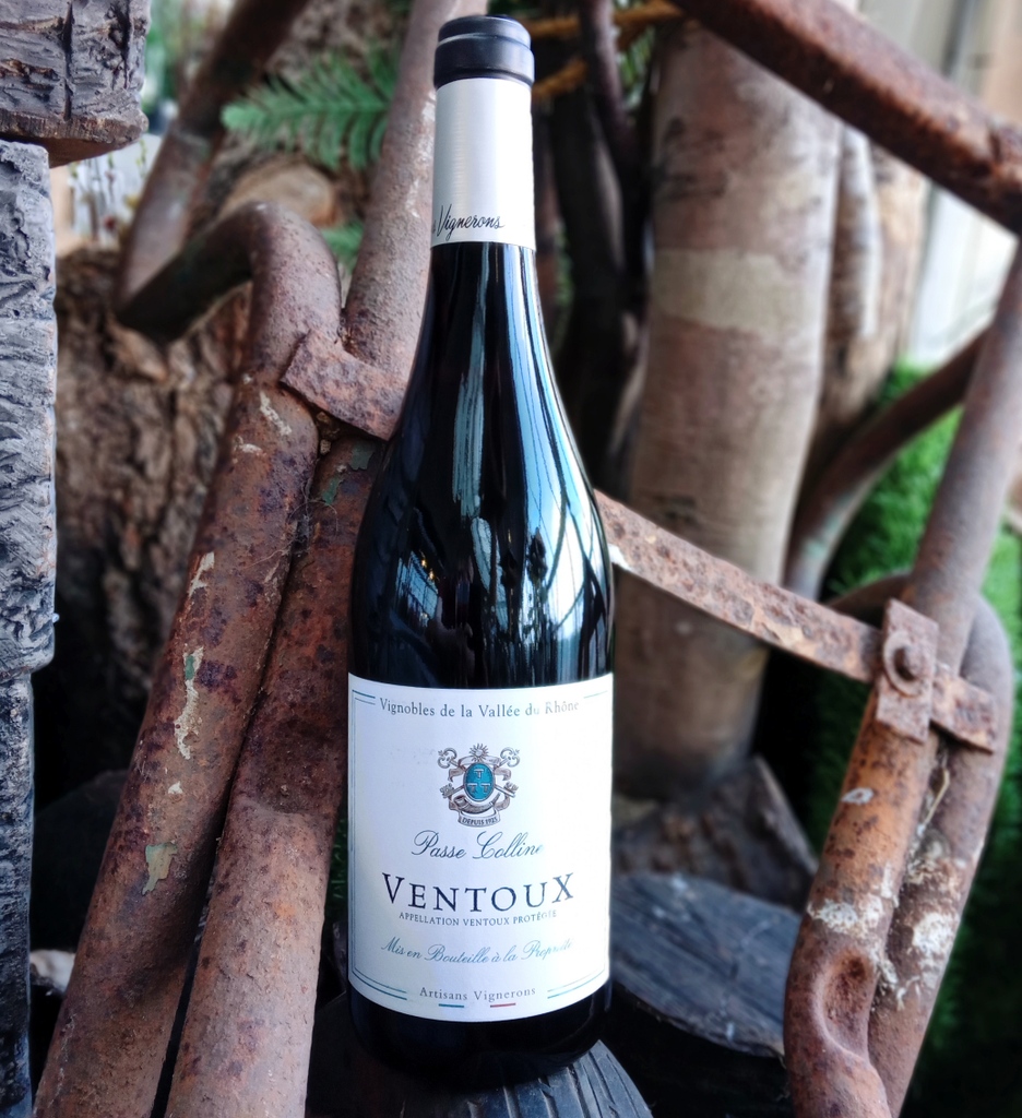 New Arrival 

Passe Colline Ventoux is a blend of Syrah, Grenache and Carignan it has a nose of raspberry, blackberry, bramble and pepper notes. In the mouth you get ripe and juicy fruits and soft tannins.

It'd be great with a vegan burger or go big with a rumpsteak.