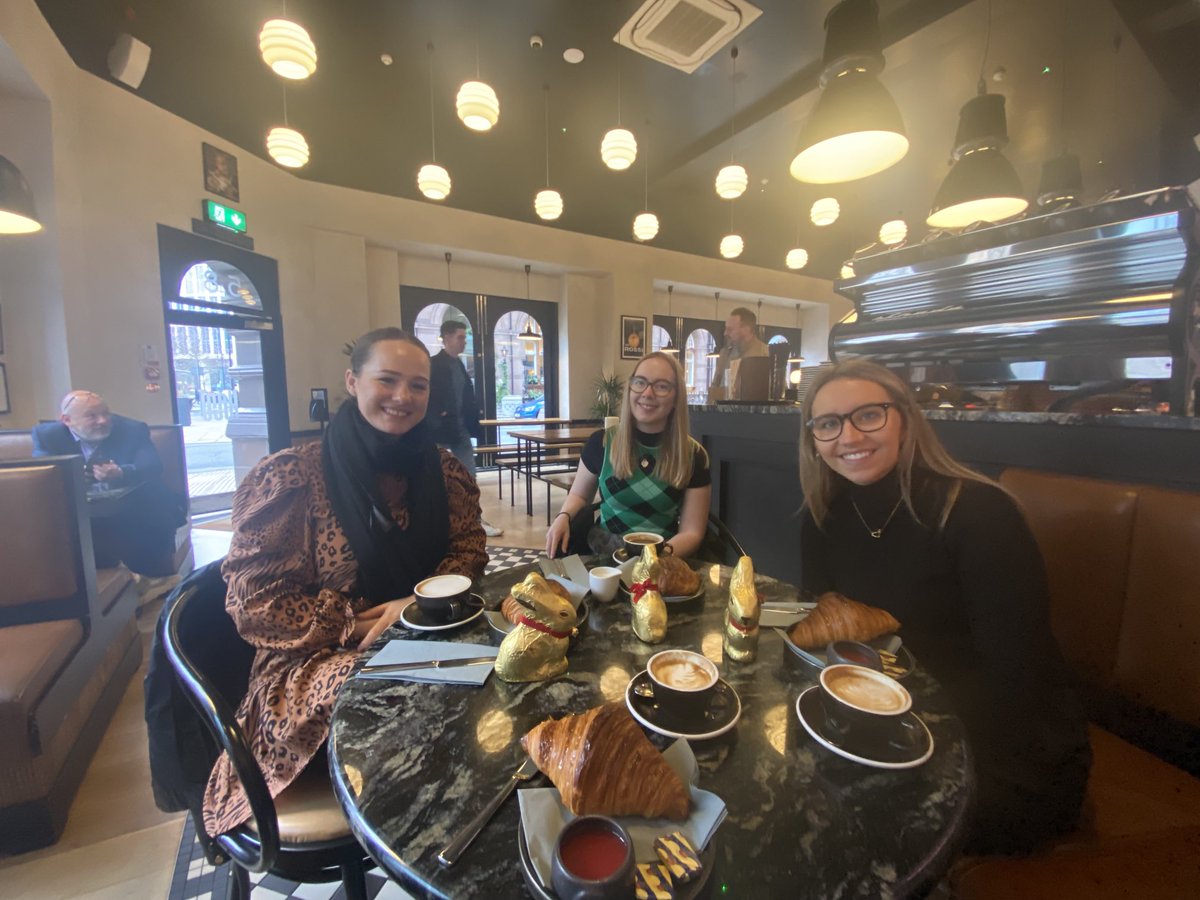 BigHairBigVoice's tweet photo. Easter breakfast with some of the Team โฆ@PIandMedNegโฉ #TeamLeech ๐ฃ https://t.co/wFCt9ayjgy