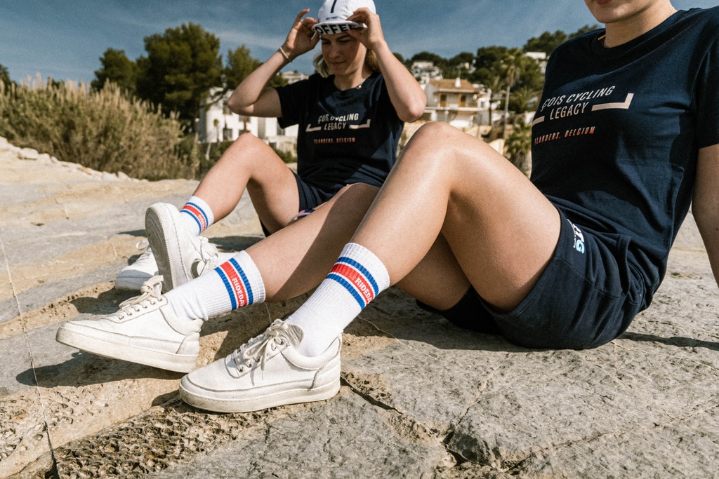 CoisCycling's tweet image. Cover me in sunshine... ☀️

@aginsurancenxtg

#womenscycling #sockdoping #rideday