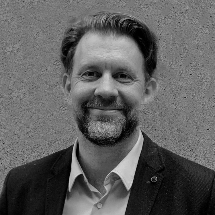 omniadefi's tweet photo. Meet our new Chief Risk Officer - Mark Winters. He will be guiding us in all Risk, Compliance, Financial crime and Legal &amp; Audit aspects from now on. 💪

We're proud to announce him as our new team member! 🤩

#cryptocurrency #CryptoNews #Crypto https://t.co/lQC9Nz8q4x