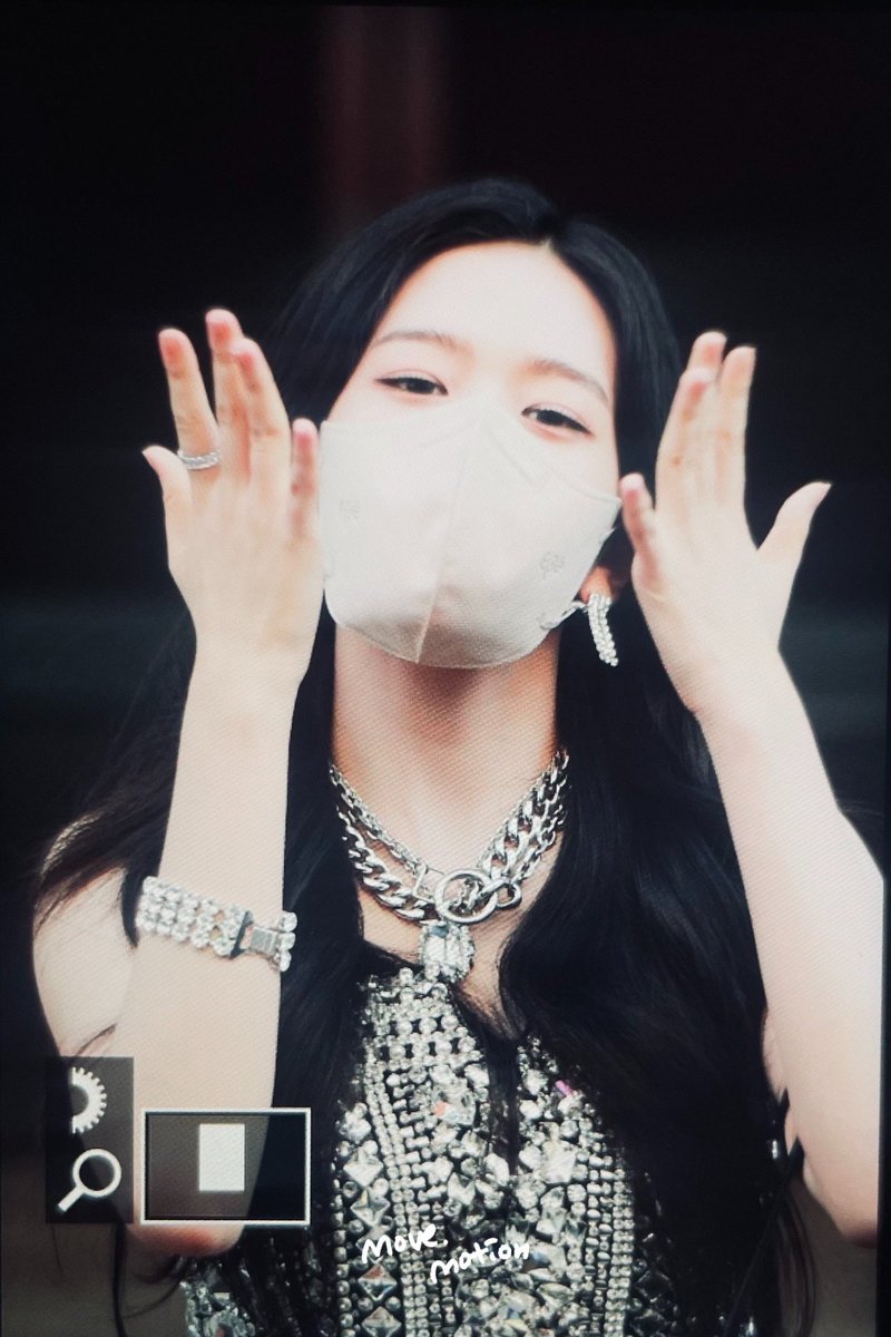 yujinniehour's tweet photo. [♡] #YUJIN #유진 #IVE #아이브 https://t.co/WMRg7mzQtC