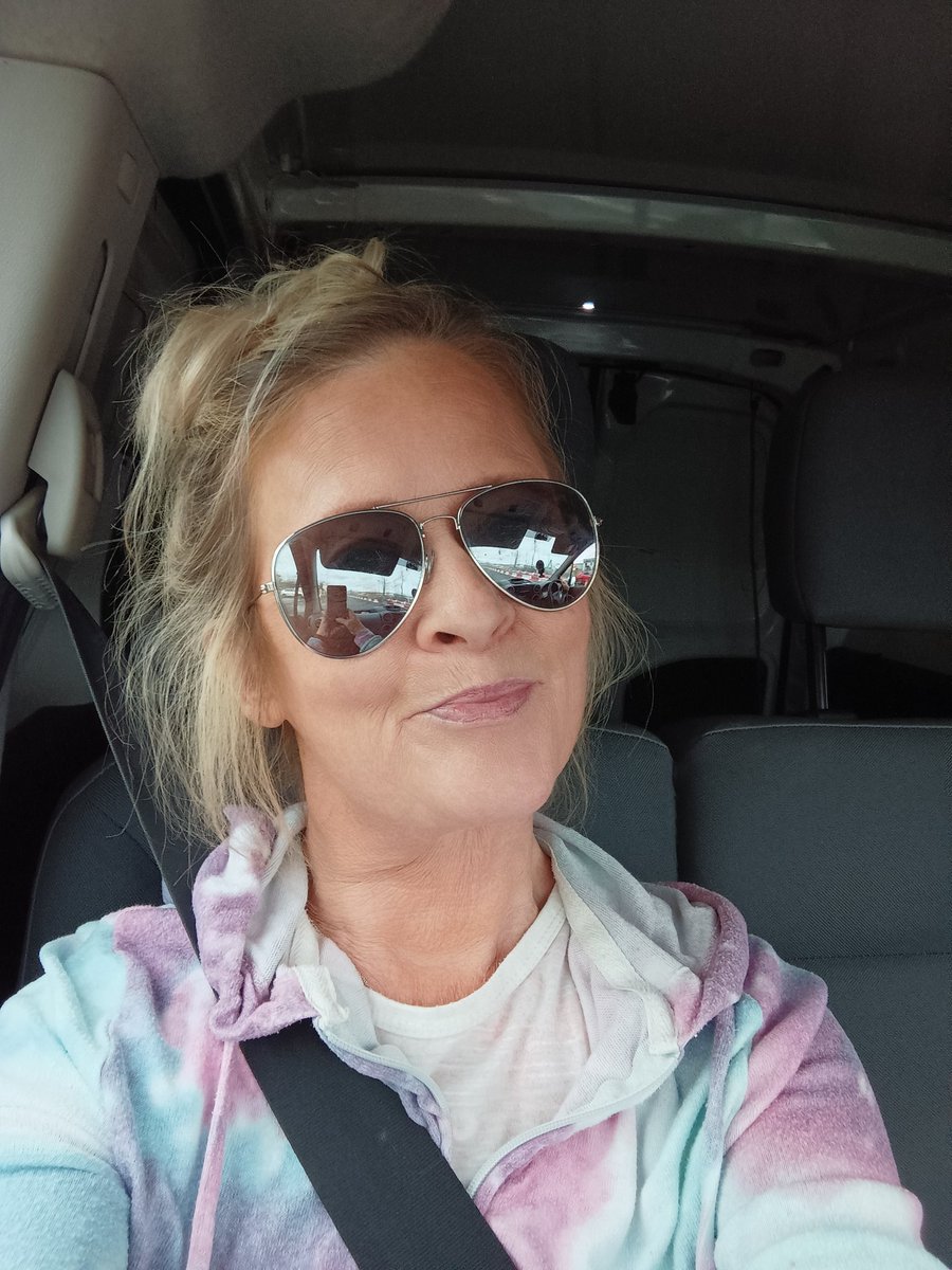 JanisLeary's tweet image. And am feeelllliiinggg Good
Wednesday&apos;s vibes #LearningToLetGo 
#SelfCare #Love #SelfLove