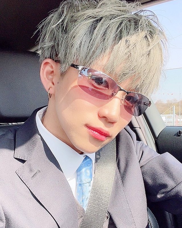 yusuke_11423's tweet photo. GACKTさんに憧れた男 https://t.co/igV7j4TkTn