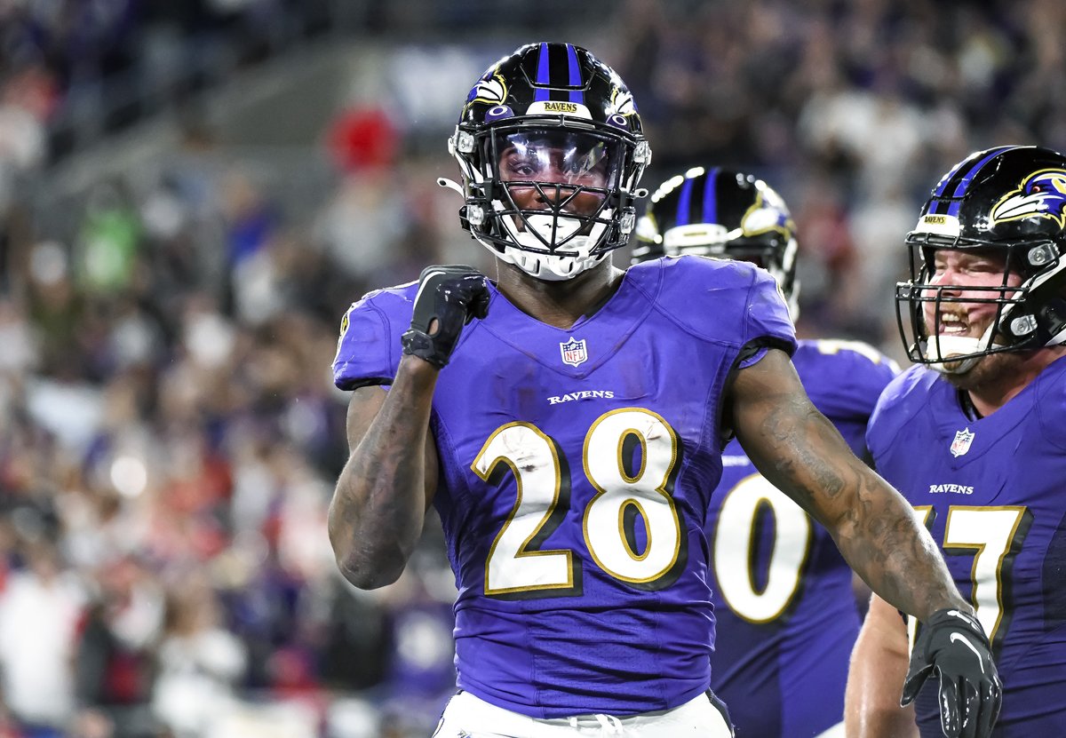 NFLonCBS's tweet image. Most consecutive seasons with 5+ TD among RB

Latavius Murray        7
Derrick Henry            6
Melvin Gordon          6
Ezekiel Elliott            6
Alvin Kamara            5

@LataviusM gets it done year after year