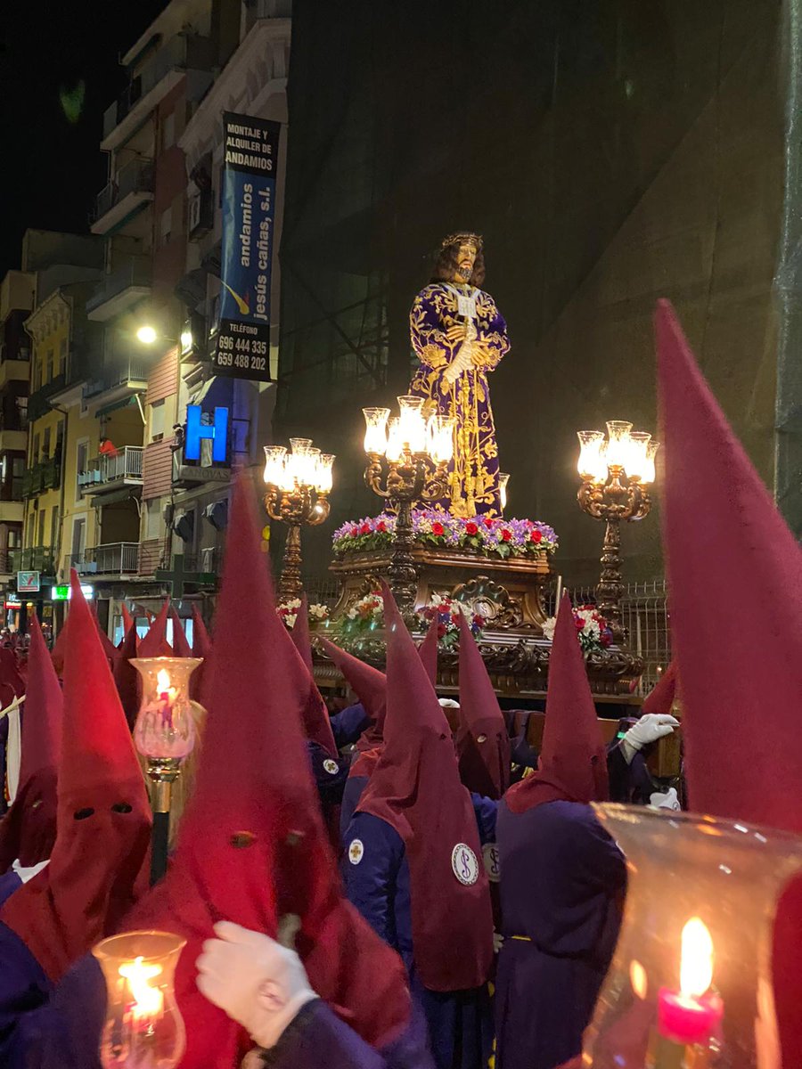 SSantaonline's tweet photo. Nuestro reportero Sergio Maseda nos pasa estas bellas imágenes de la procesión del #PerdonJdC de la @SSantaCuenca @JdC_Cuenca @HDAD_BAUTISMO @SPESNOSTRA1 @MedinaceliCuenc https://t.co/x72FSqArcV